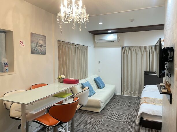 Imagen de la habitación del Hotel KSK House. Foto 18