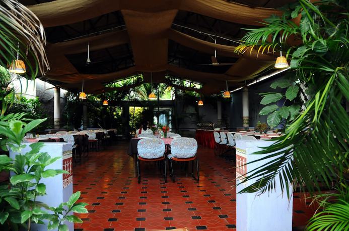Imagen del bar/restaurante del Hotel KSTDC Mayura Bhuvaneshwari. Foto 3
