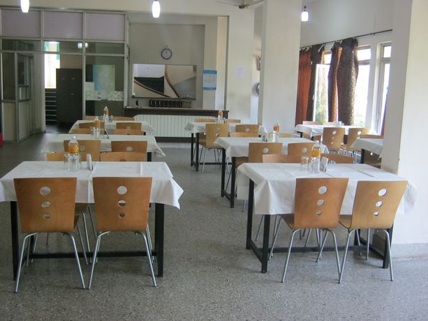 Imagen del bar/restaurante del Hotel KSTDC Mayura Kauvery. Foto 6