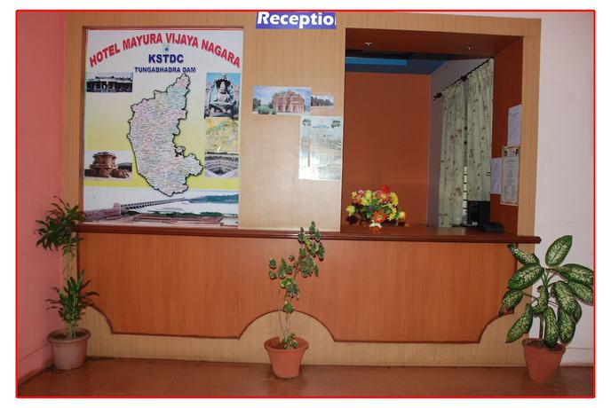 Imagen de los interiores del Hotel KSTDC Mayura Vijayanagara. Foto 12