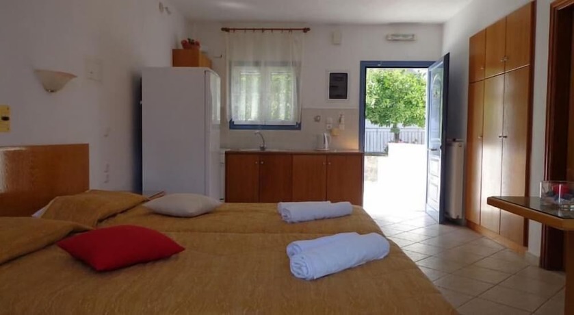 Imagen de la habitación del Hotel KTM Sunny Villas. Foto 2