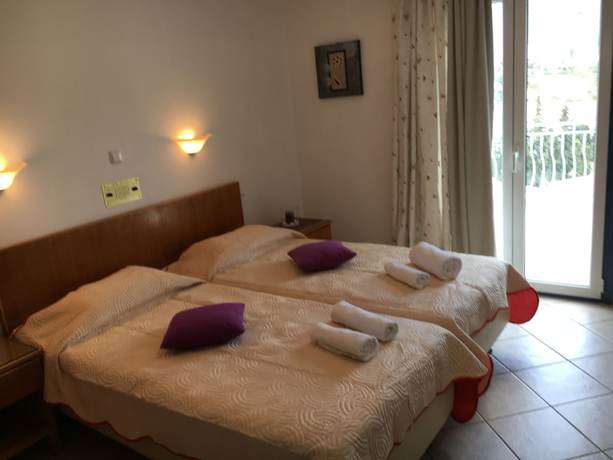 Imagen de la habitación del Hotel KTM Sunny Villas. Foto 4
