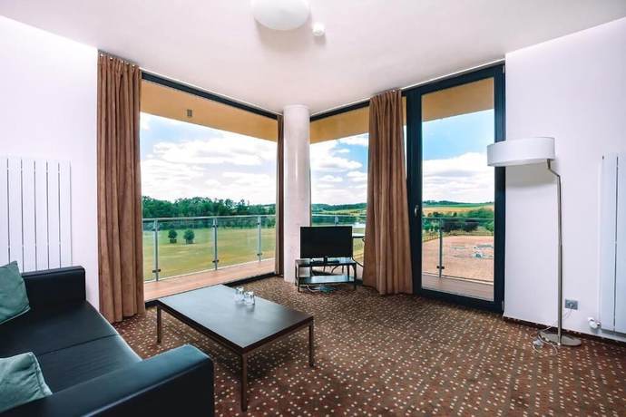 Imagen de la habitación del Hotel K-Triumf resort. Foto 15