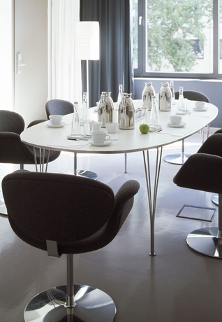 Imagen de los interiores del Hotel KU'DAMM 101. Foto 16