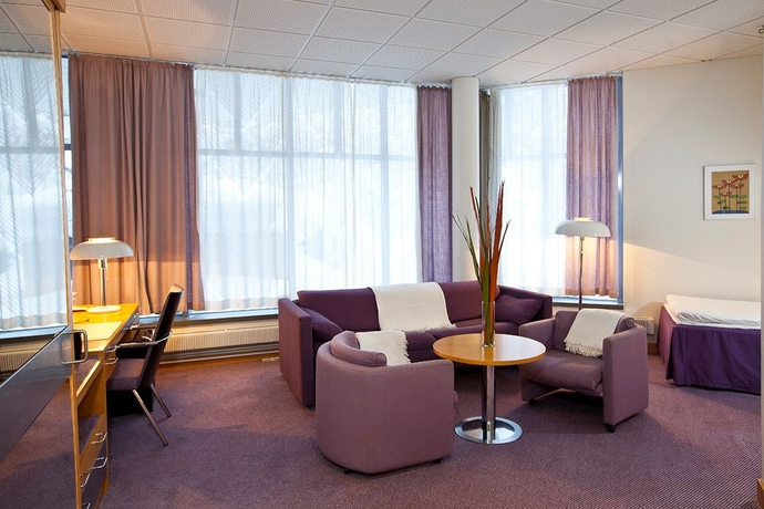 Imagen de los interiores del Hotel KUNINKAANTIE HOTEL. Foto 4