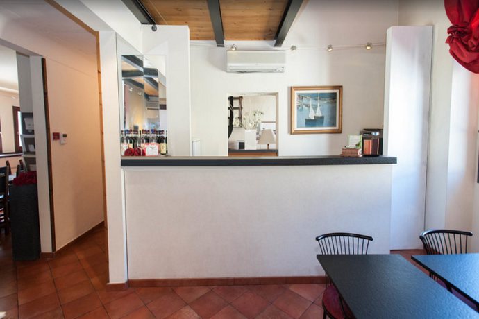 Imagen general del Hotel KURSAAL AUSONIA. Foto 4