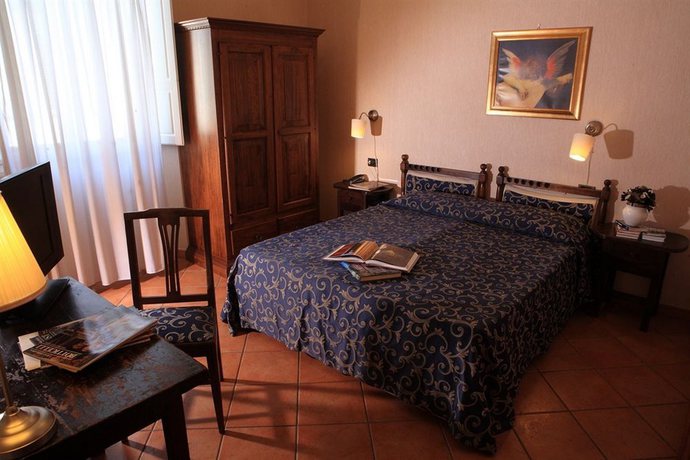 Imagen general del Hotel KURSAAL AUSONIA. Foto 5