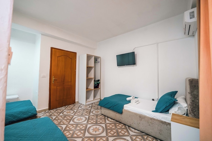 Imagen de la habitación del Hotel KURTI. Foto 4