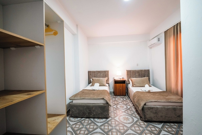 Imagen de la habitación del Hotel KURTI. Foto 15