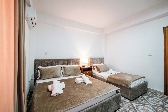 Imagen de la habitación del Hotel KURTI. Foto 16