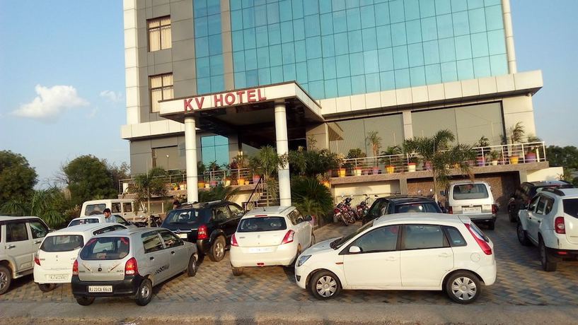Imagen de los exteriores del Hotel KV and Restaurant. Foto 15
