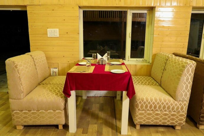 Imagen general del Hotel KVR Clarks Inn, Kufri. Foto 4