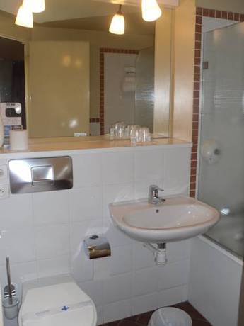 Imagen de la habitación del Hotel KYRIAD GRENOBLE SEYSSINS. Foto 13