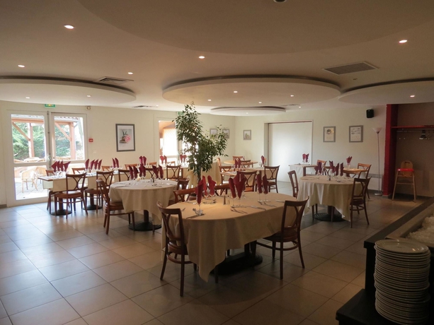 Imagen del bar/restaurante del Hotel KYRIAD GRENOBLE SEYSSINS. Foto 5