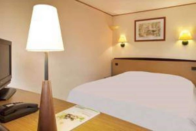 Imagen de la habitación del Hotel KYRIAD HONFLEUR - La Riviere Saint Sauveur. Foto 16