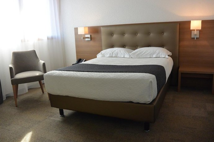 Imagen de la habitación del Hotel KYRIAD LYON EST - Genas Eurexpo. Foto 9
