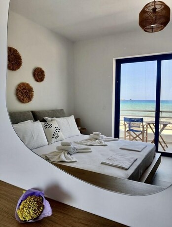 Imagen general del Hotel KYTHERA BEACH APARTMENTS. Foto 11