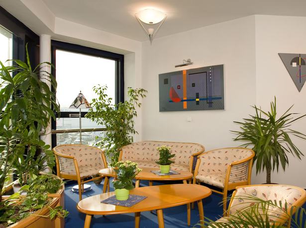 Imagen de los interiores del Hotel K&aacute;lv&aacute;ria, Gyor. Foto 16