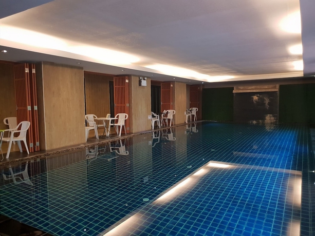 Imagen de la piscina del Hotel Kabinburi Sport Club - Kbsc. Foto 18