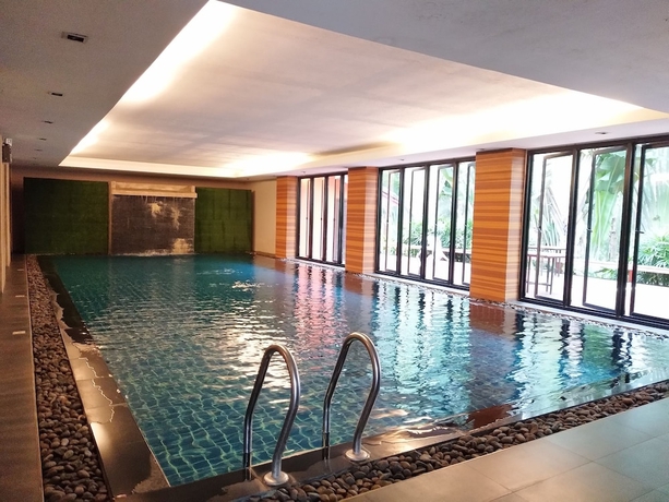 Imagen de la piscina del Hotel Kabinburi Sport Club - Kbsc. Foto 19
