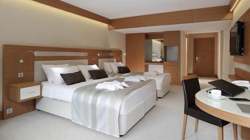 Imagen de la habitación del Hotel Ka&ccedil;kar Resort. Foto 3