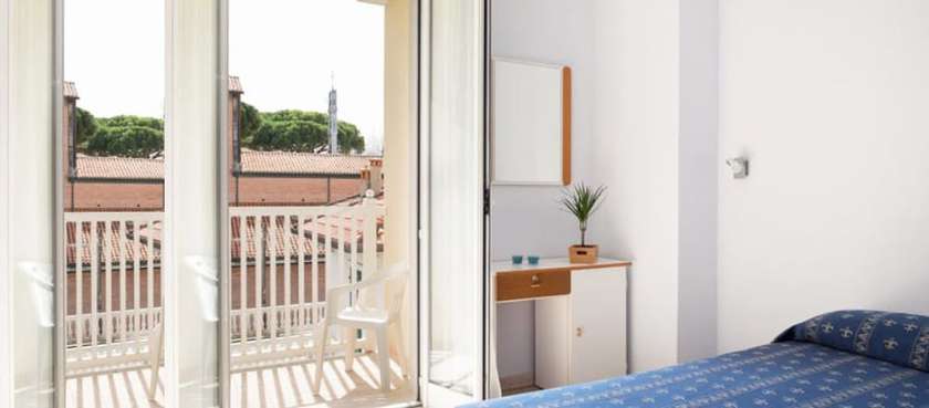Imagen de la habitación del Hotel Kadett. Foto 9