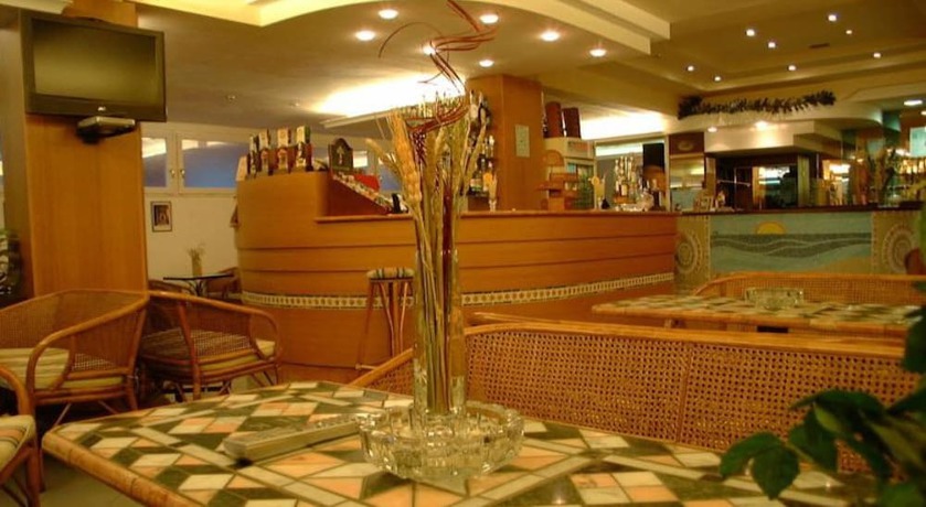 Imagen de los interiores del Hotel Kadett. Foto 13