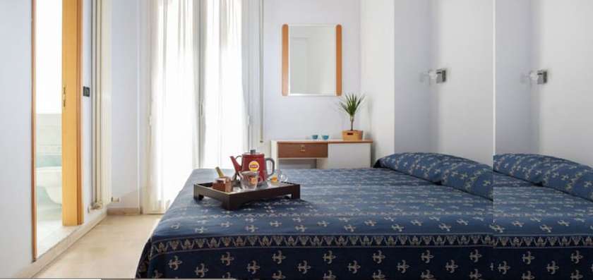 Imagen de la habitación del Hotel Kadett. Foto 10