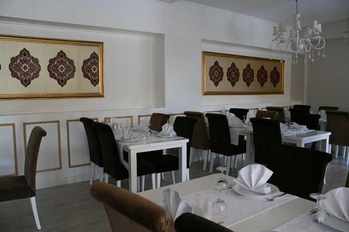 Imagen del bar/restaurante del Hotel Kadhirga. Foto 2