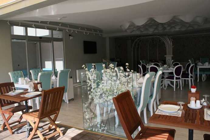 Imagen del bar/restaurante del Hotel Kadhirga. Foto 3