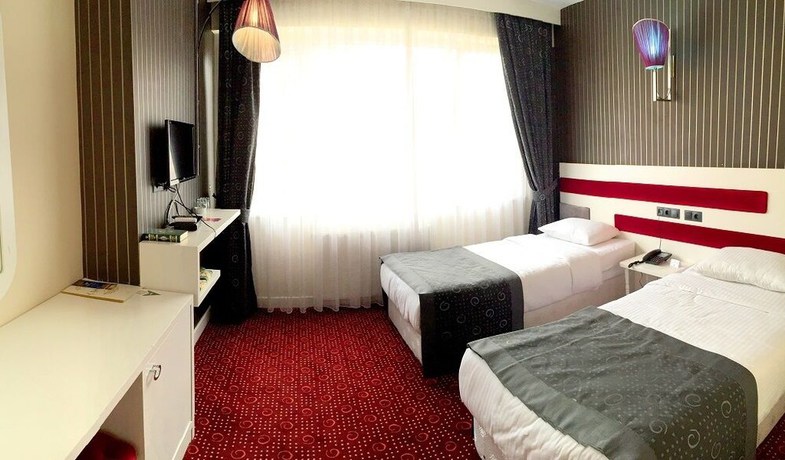 Imagen de la habitación del Hotel Kadhirga. Foto 13