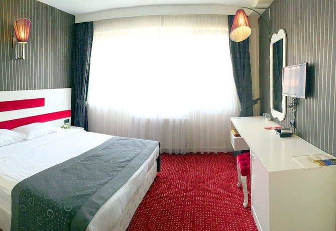 Imagen de la habitación del Hotel Kadhirga. Foto 14