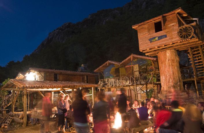 Imagen del bar/restaurante del Hotel Kadir's Tree Houses. Foto 2