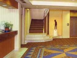 Imagen de los interiores del Hotel Kadoma Public. Foto 6