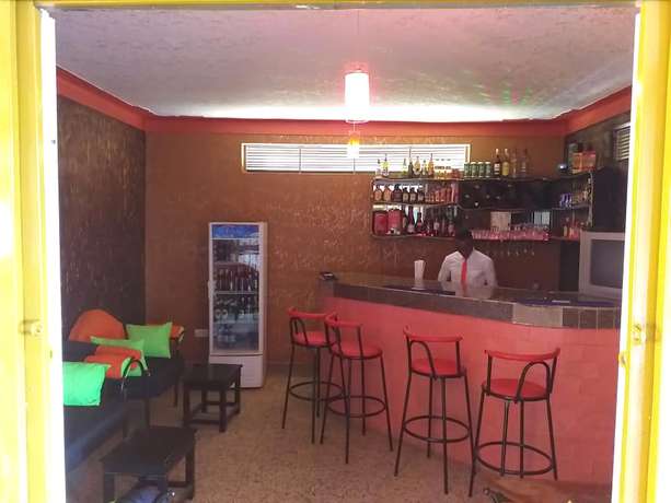 Imagen del bar/restaurante del Hotel Kadz. Foto 4