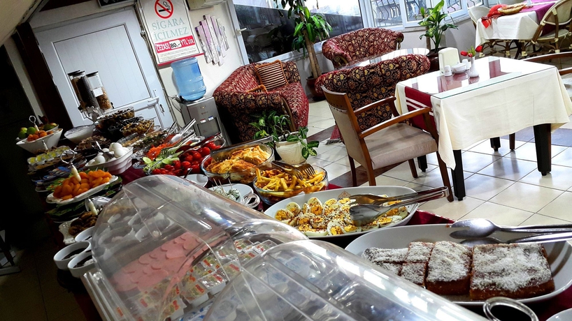 Imagen del bar/restaurante del Hotel Kaftan. Foto 7