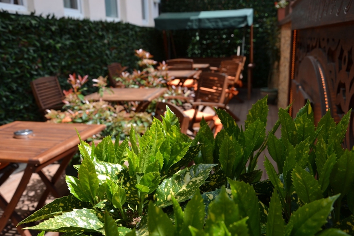 Imagen del bar/restaurante del Hotel Kaftan. Foto 9