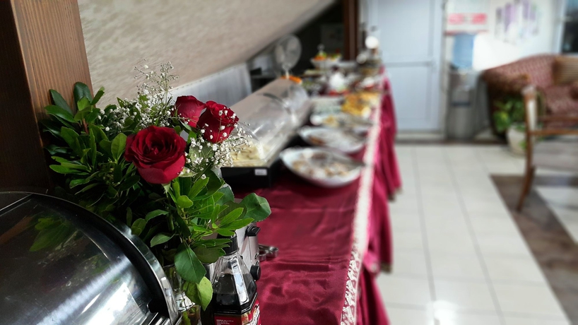 Imagen del bar/restaurante del Hotel Kaftan. Foto 11