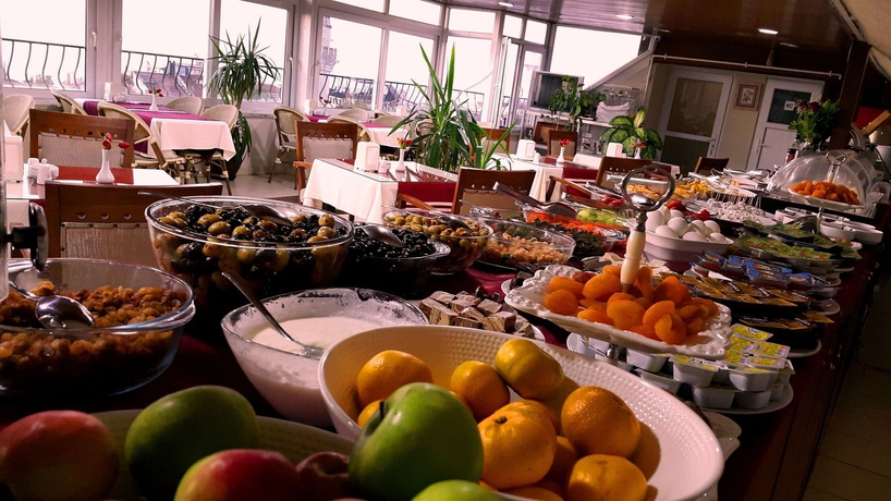 Imagen del bar/restaurante del Hotel Kaftan. Foto 13