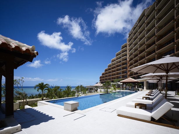 Imagen de la piscina del Hotel Kafuu Resort Fuchaku Condo. Foto 16