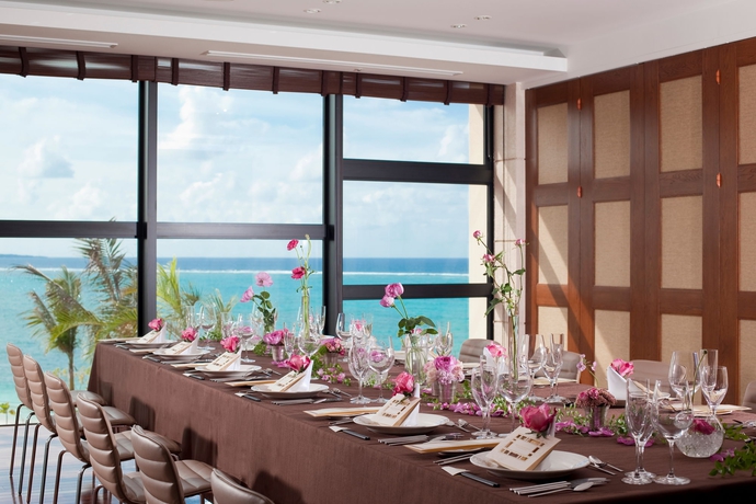 Imagen del bar/restaurante del Hotel Kafuu Resort Fuchaku Condo. Foto 3