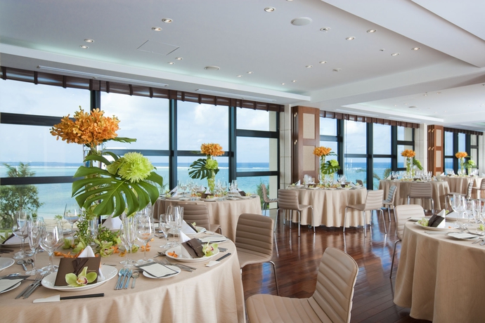 Imagen de los interiores del Hotel Kafuu Resort Fuchaku Condo. Foto 13