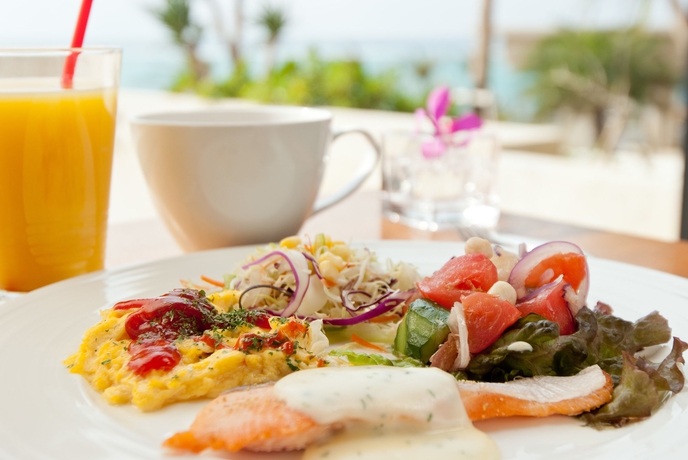 Imagen del bar/restaurante del Hotel Kafuu Resort Fuchaku Condo. Foto 5