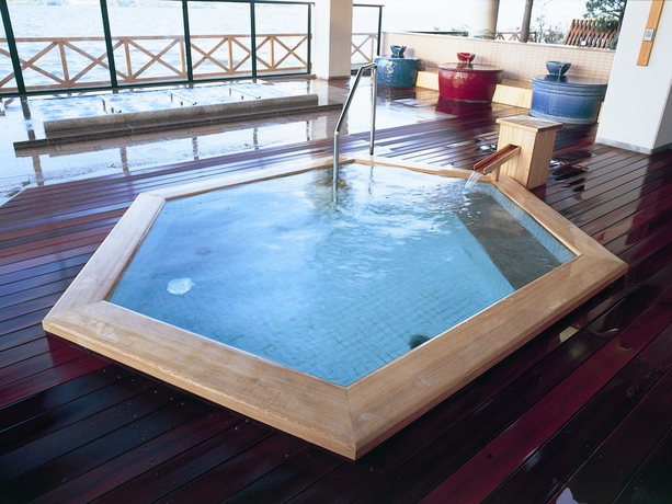 Imagen de la piscina del Hotel Kaga Kanko. Foto 7