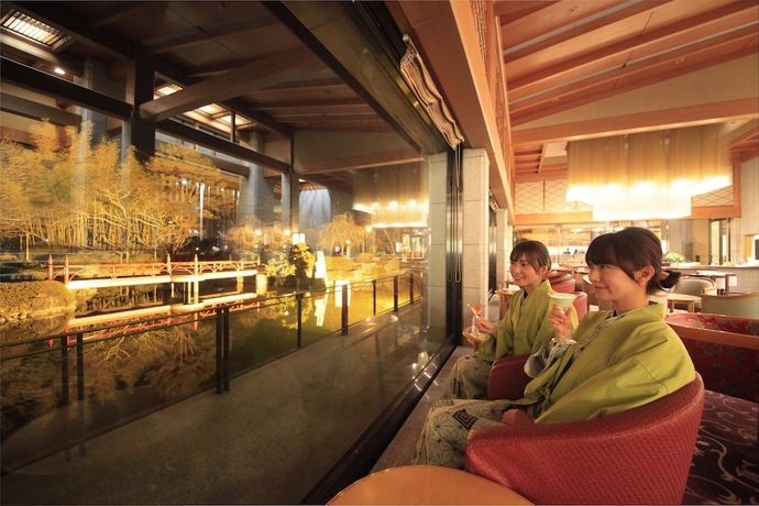 Imagen del bar/restaurante del Hotel Kagaribi No Yu Ryokusuitei. Foto 4
