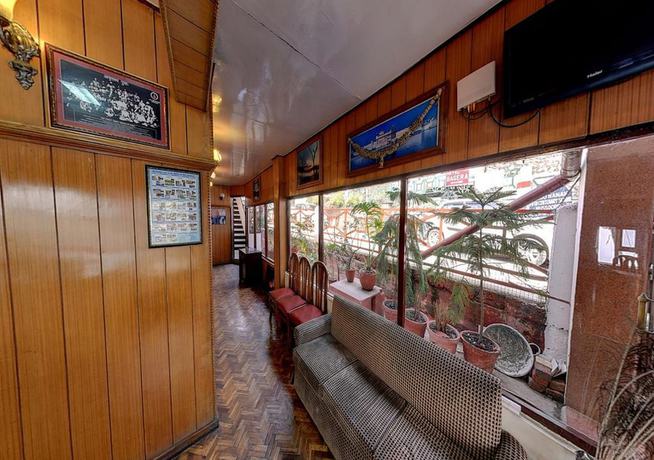 Imagen de los interiores del Hotel Kahkashan. Foto 15