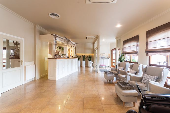 Imagen de los interiores del Hotel Kahlberg. Foto 19