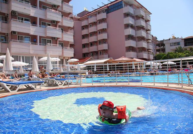 Imagen de la piscina del Hotel Kahya. Foto 10