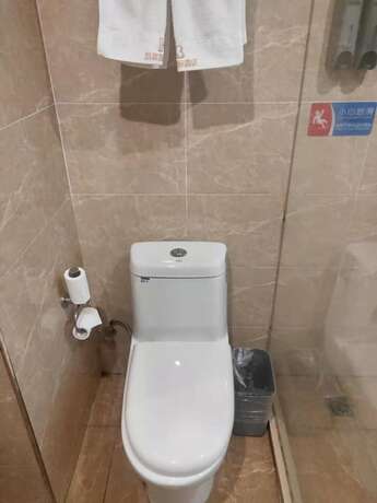 Imagen de la habitación del Hotel Kai Bin International. Foto 2