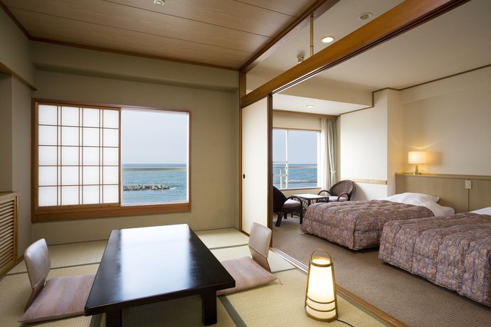 Imagen de la piscina del Hotel Kaike Grand Tensui. Foto 15